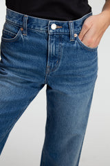 MID-RISE STRAIGHT LEG JEAN