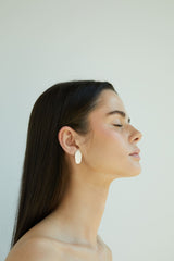 FLAT OVAL-SHAPE EARRING