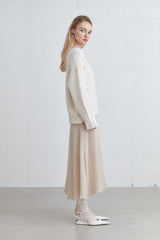 RELAXED FIT CABLE KNIT SWEATER