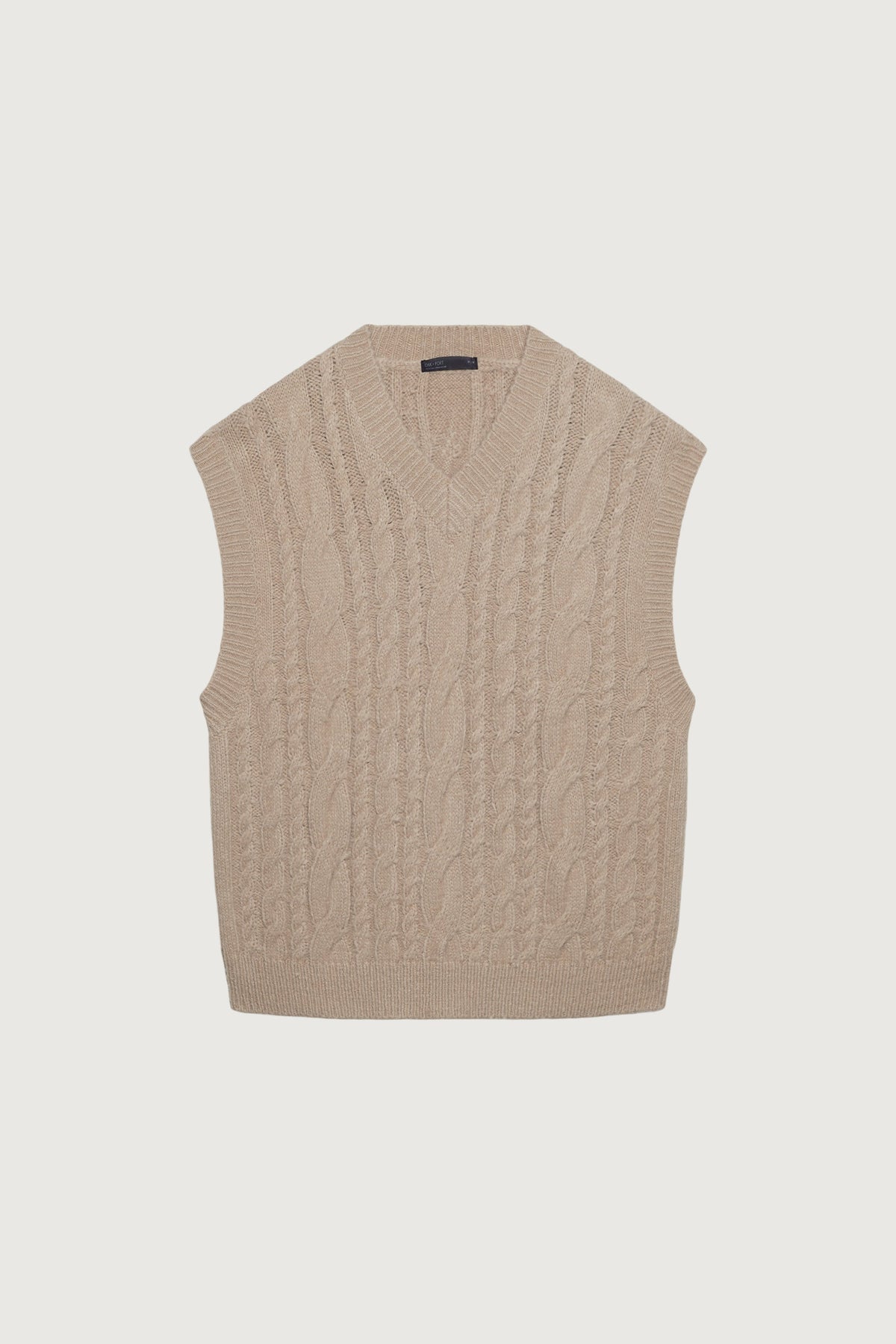 CABLE KNIT SWEATER VEST