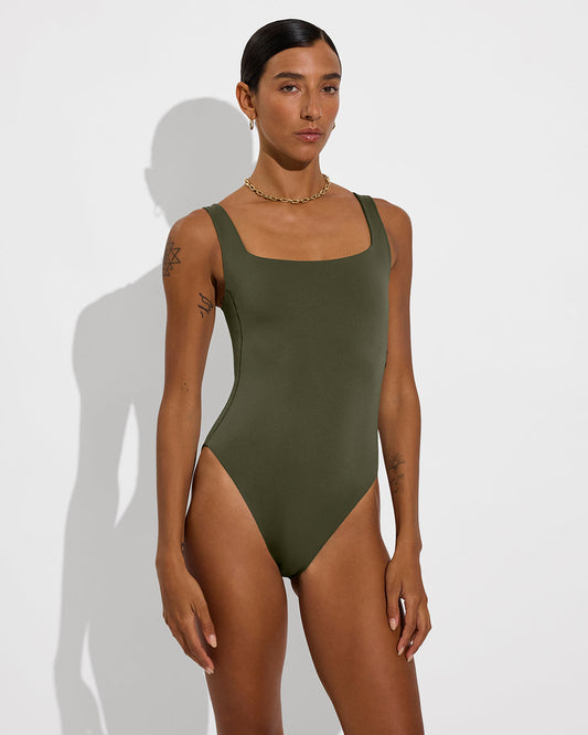 Streamline Suit - Martini
